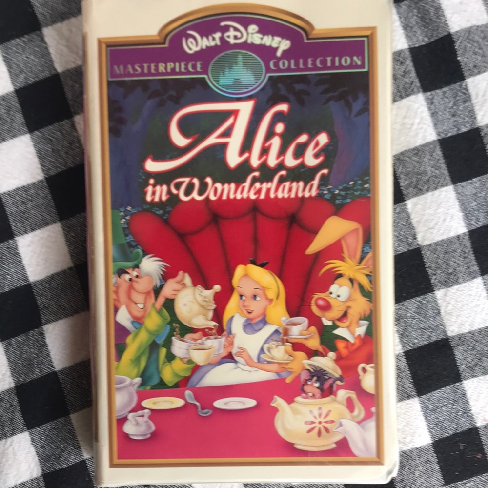 Walt Disney “Alice in Wonderland “ masterpiece Collection VHS” #036